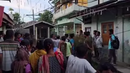 মঙলদৈ ভাগ: মঙলদৈৰ ষ্টাইল বজাৰৰ ওচৰত চাঞ্চল্যকৰ ঘটনা, ৰুমৰ মালিকৰ মানসিক হাৰাশাস্তিৰ বাবে এজন লোকৰ চৰম সিদ্ধান্ত