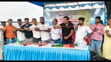 लावालौंग: प्रखंड कार्यालय के पास मैदान में प्रखंड स्तरीय सुब्रतो कप फुटबॉल प्रतियोगिता का आयोजन किया गया