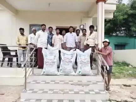 ఉరవకొండ: పాడి రైతులు 50% సబ్సిడీతో అందించే పశువుల దాణాను సద్వినియోగం చేసుకోండి: బెలుగుప్ప పశు వైద్యాధికారి మంజునాథ్