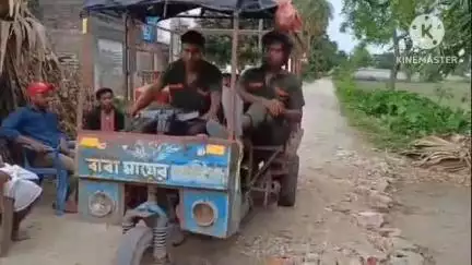 রায়গঞ্জ: বেহাল পশ্চিম কর্ণজোড়ার রাস্তা; সমস্যায় সাধারণ মানুষ, মেরামতের আশ্বাস দিলেন পঞ্চায়েত সদস্য #jansamasya