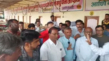 मालेगाव: अखेर मंत्री दादा भुसे यांच्या मध्यस्थीने मालेगाव बाजार समिती व्यापाऱ्यांचा संप मागे