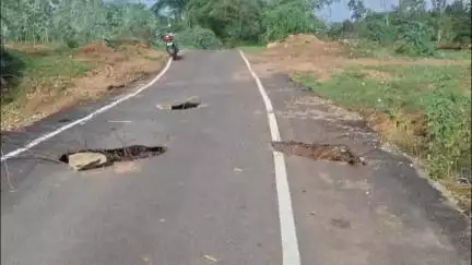 સીંગવડ: ઢબુડી થઈ ને અંદર સગુમ પાટડી અને વણજારીયા જતા રસ્તાઓ બિસ્માર હાલતમાં,વાહન ચાલકોને ભારે મુશ્કેલી