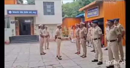 लातूर: पोलीस अधीक्षक अमोल तांबे यांनी विवेकानंद पोलीस ठाण्यासह शहरातील सर्वच पोलिस ठाण्याला भेट देऊन कामकाजाची घेतली माहिती