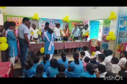 ଆଠମଲ୍ଲିକ: ବଡହୁଲା ସରକାରୀ ଉଚ୍ଚ ପ୍ରାଥମିକ ବିଦ୍ୟାଳୟରେ ପ୍ରଧାନ ଶିକ୍ଷକଙ୍କୁ ଅବସର କାଳୀନ ସମ୍ବର୍ଦ୍ଧନା ପ୍ରଦାନ, ଯୋଗଦେଲେ ଏବିଇଓ
