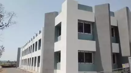 कोरेगाव: कोरेगावचे मंडल अधिकारी कार्यालय शासकीय इमारतीमध्ये स्थलांतरित करा; सामाजिक कार्यकर्ते दत्तात्रय सुतार यांची मागणी