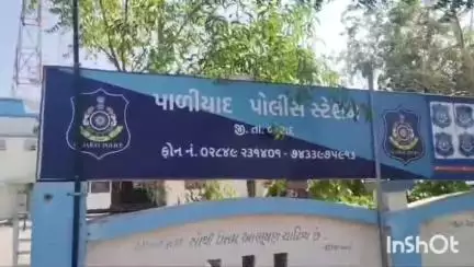 તરઘરા ગામે નજીવી બાબતે ઝઘડો થતાં વ્યક્તિ તેમજ તેમના ઘરના સભ્યો પર છરી વડે હુમલો કરાતા બે સામે નોંધાઈ ફરિયાદ