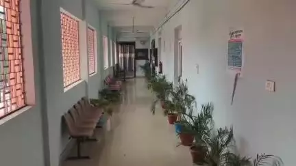 କୋରେଇ: ବିଏମସି ଅତିରିକ୍ତ କମିଶନରଙ୍କୁ ଅଫିସରେ ମାଡ଼ ମାରିବା ଘଟଣା, ପ୍ରତିବାଦରେ ଯାଜପୁର ଟାଉନ କାର୍ଯ୍ୟାଳୟରେ ଓଏଏସ ଅଧିକାରୀଙ୍କ କାର୍ଯ୍ୟ ବନ୍ଦ
