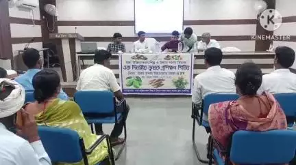 আড়শা: আড়শা পঞ্চায়েত সমিতির সভা ঘরে উন্নত প্রথায় উদ্যান জাত ফসল ও চাষের বিষয়ে আয়োজিত এক দিবসীয় প্রশিক্ষণ শিবির, উপস্থিত BDO
