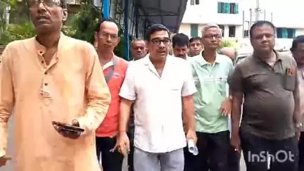 বালি-জগাছা: হাওড়া পৌরনিগমে গাছ চাপা পড়ে মৃত্যু 2 কর্মীর,  পশ্চিমবঙ্গ কংগ্রেস শ্রমিক ও কর্মচারীর ইউনিয়নের তরফে ডেপুটেশন প্রদান