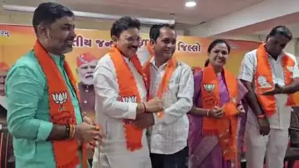 નડિયાદ: જિલ્લા કોંગ્રેસના 200 કાર્યકરોએ પક્ષ સાથે છેડો પાડી ભાજપનો ભગવો ધારણ કર્યો, શહેરમાં કમલમ ખાતે સૌને આવકારવામાં આવ્યા