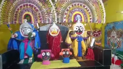 ବୌଦ୍ଧ ସଦର: ମାଉସୀ ମା' ମନ୍ଦିରରେ ଶ୍ରୀ ଜଗନ୍ନାଥ ଶ୍ରୀରାମ ଓ ଶ୍ରୀ ବଳଭଦ୍ର ବଳରାମ ବେଶରେ ସଜ୍ଜିତ
