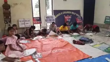 মেখলিগঞ্জ: জেলা পুলিশের নির্দেশে পথ নিরাপত্তা সপ্তাহ পালনের অঙ্গ হিসেবে কুচলিবাড়ি থানার তরফে দিনভর একাধিক সচেতনামূলক কর্মসূচি