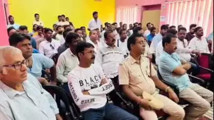 রামপুরহাট ১: রামপুরহাট শহরে  সকল মহরম কমিটিদের নিয়ে প্রশাসনিক বৈঠক অনুষ্ঠিত হলো মঙ্গলবার  মহকুমা শাসকের দপ্তরে