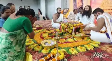 अहेरी: अहेरी येथे माता कन्यका मंदिरात हजारो भाविकानी घेतला १ हजार वर्षा पूर्वीचा शिवलिंगाचे दर्शन