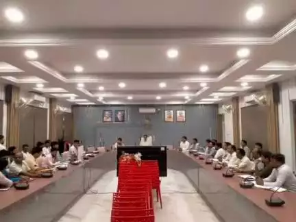 बीसलपुर: बाढ़ से बचाव की तैयारी की समीक्षा गांधी सभागार में की डीएम ने, कंट्रोल रूम को 24 घंटे क्रियाशील रखने के दिए निर्देश