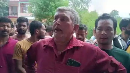 स्वारघाट: भानुपली-बिलासपुर-बेरी रेलवे निर्माण में स्वारघाट के जकातखाना में एफ्कोन इन्स्फ्रास्ट्रक्चर लिमटेड द्वारा गैरकानूनी गतिविधियाँ