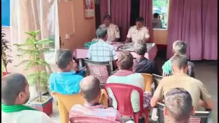 रजौन: नवादा थाना में मुहर्रम पर्व को लेकर शांति समिति की बैठक आयोजित, थानाध्यक्ष ने दिए निर्देश