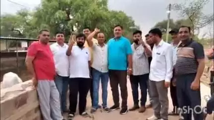 पोकरण: सेवा पखवाड़े के रूप में पालिका अध्यक्ष मनीष पुरोहित और BJP पदाधिकारियों ने मनाया BJP प्रदेशाध्यक्ष मदन राठौड़ का जन्मदिन