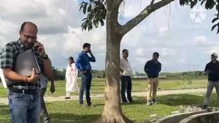 নলবাৰী: বৰক্ষেত্ৰী-নলবাৰী সংমণ্ডল বিভিন্ন আঁচনি পৰিদৰ্শন কৰি কৃষকৰ সৈতে মত বিনিময় কৰে জিলা খনৰ মুখ্য অভিযন্তাই