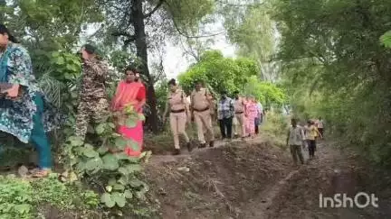 राघोगढ़: धरनावदा गांव में कुएं से बछड़े को निकालने में 5 की मौत, सांसद रोडमल नागर ने पीड़ित परिवारों से की मुलाक़ात