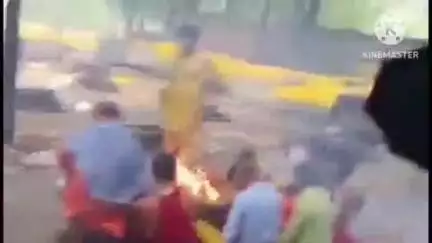 आगर: बगलामुखी मंदिर में बारिश में भीगते श्रद्धालु