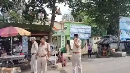 আউশগ্রাম ২: টোলের দরপত্র জমা দেওয়া নিয়ে চাপা উত্তেজনা আউশগ্রাম-২ ব্লক অফিস চত্বরে, অসুস্থ BDO, এলাকায় মোতায়েন বিশাল পুলিশ বাহিনী