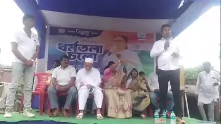 মন্তেশ্বর: মালম্বা বাজারে স্থানীয় তৃণমূল নেতৃত্বের দুর্নীতি : হিসাব চাইলেন মন্ত্রী - বদলে দিলেন আই এন টি টি ইউ সি-র কমিটি