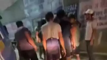 हरिद्वार: सर्विस लेन पर कांवड़ियों ने ई-रिक्शा चालक के साथ की मारपीट, चालक गंभीर रूप से घायल, वीडियो हुआ वायरल