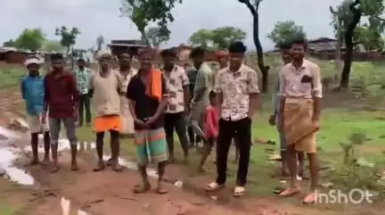 बमोरी: विलौदा चक गांव में 15 दिन से बिजली नहीं होने से ग्रामीण परेशान, सोशल मीडिया पर वीडियो जारी कर प्रशासन से लगाई गुहार
