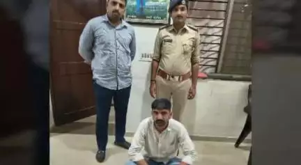ચોટીલા: ચોટીલા પોલીસે ગેરકાયદેસર તમંચા સાથે એક શખ્સને ઝડપી પાડ્યો