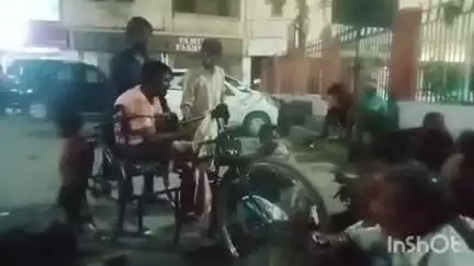 सुपरमार्केट के पास पार्क बना नशेडियों का अड्डा, वीडियो हुआ वायरल