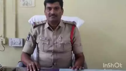 ఆదోని: ఇస్విలోని నర్సరీలో పనిచేస్తున్న వివాహిత గడ్డివాము తాగి చికిత్స పొందుతూ మృతి