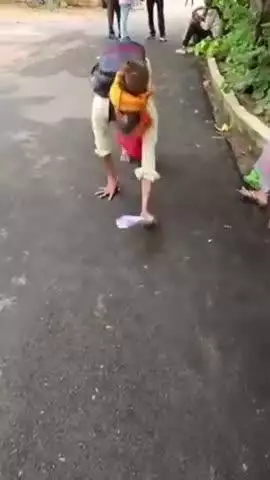 ब्राह्मण समाज के लोगों का आतंक देखिए आप छतरपुर के एक मंदिर में यादव समाज के रतिराम यादव पूजा करते थे उनको मंदिर निकाल दिया है, जबकि रतिराम यादव बिगलांग हैं और वर्षो से उस मंदिर की पूजा कर रहे थे !!
आज पुलिस अधीक्षक छतरपुर से रतिराम यादव ने