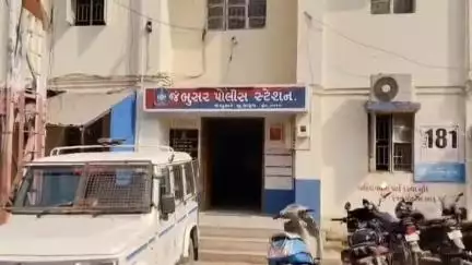 જંબુસર: ભરૂચ જિલ્લાના જંબુસર તાલુકાના દેવલા ગામે એસટી ડ્રાઇવર પર હિચકાર
