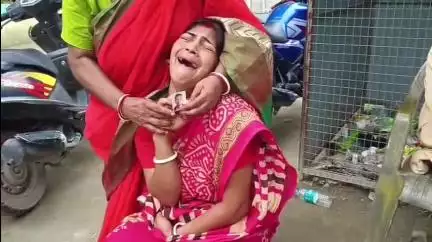 হরিহরপাড়া: হরিহরপাড়ায় পুলিশের দ্বারস্থ হয়ে হাউমাও করে কান্নায় ভেঙে পড়লেন,মুম্বই থেকে ফেরার পথে নিখোঁজ শ্রমিকের পরিবার