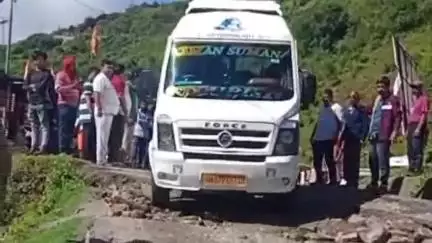 भटवाड़ी: भटवाडी के पास बाधित हाईवे का यातायात सुचारू किया गया