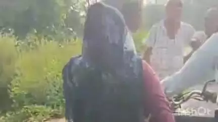 इगलास: इगलास कोतवाली क्षेत्र के गांव कठा में दो पक्षों के बीच जमकर चले लाठी-डंडे, एक युवक गंभीर रूप से घायल