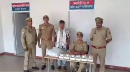 हाथरस: साइबर क्राइम पुलिस ने मोबाइल फोन व सिम चुराकर साइबर फ्रॉड करने वाले 1 अभियुक्त को किया गिरफ्तार