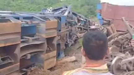 badwa vindhyawasini Mandir ke piche rail accident Ho Gaya#accident#railinfra4gujarat #durghatna#sahebganj#patna@