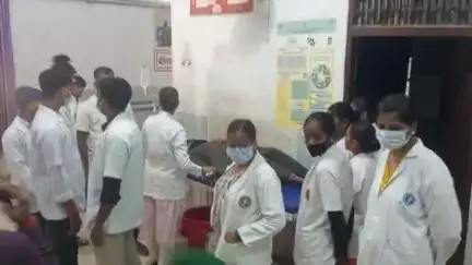 मऊ: सहादतपुरा इलाके में कूलर का तार लगाते समय करेंट की चपेट में आई महिला, हालत गंभीर, जिला अस्पताल में भर्ती