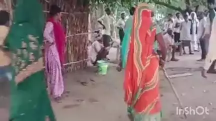 जलालाबाद: धियरई में 7 लोगों ने ट्रैक्टर से जोता रास्ता, खेत में मिलाया, पीड़ित परिवार से की गाली-गलौज, वीडियो हुआ वायरल