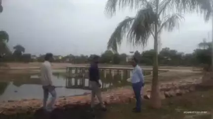 बाबई: माखन नगर: नसीराबाद रोड पर बन रहे पार्क का नगर परिषद सीएमओ ने किया निरीक्षण