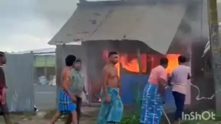 বনগাঁ: বনগাঁ থানার বাজিতলা এলাকায় এক ব্যবসায়ীর অফিস ঘরে আগুন