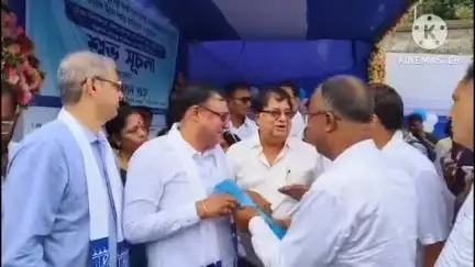 রায়গঞ্জ: উত্তরবঙ্গ উন্নয়ন মন্ত্রী উদয়ন গুহ রায়গঞ্জ পৌর বাসস্ট্যান্ডের কাজের শিলান্যাস করলেন শিলিগুড়ি মোড় এলাকায়