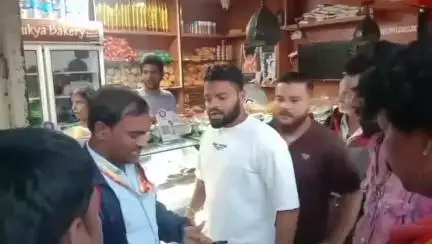 ದಾವಣಗೆರೆ: ನಗರದಲ್ಲಿ ಪ್ಲಾಸ್ಟಿಕ್ ರೈಡ್'ಗೆ ಹೋದ ಪಾಲಿಕೆ ಅಧಿಕಾರಿಗಳ ಮೇಲೆ ಬೇಕರಿ ಮಾಲೀಕರಿಂದ ದಾಳಿ