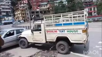 सोलन: NH-5 पर नमस्तस्य होटल के समीप ऑल्टो गाड़ी और पिकअप के बीच टक्कर का मामला सामने आया, पुलिस कर रही है जांच