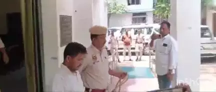 গুৱাহাটী: অৱশেষত খাৰঘূলি হত্যাকাণ্ডত জড়িত কেয়াৰ টেকাৰ ৰাতুল দাসক গ্ৰেপ্তাৰ, লতাশিল আৰক্ষী থানাত সোধা-পোচাৰ অন্তত গ্ৰেপ্তাৰ