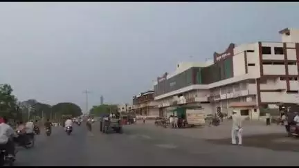 चोपडा: चोपडा शहरातील शिरपूर रोडावर अजिंक्य लॉन्सच्या बाजूला संस्कार मंडप हॉल समोर मोटरसायकल चोरी, चोपडा पोलिसात गुन्हा दाखल