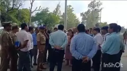 सिकंदराराऊ: जिलाधिकारी ने कांवड़ यात्रा की सुरक्षा व्यवस्था को लेकर एसपी व NHAI अधिकारियों के साथ NH 530 B का किया निरीक्षण