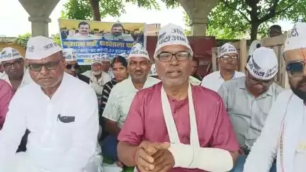 उत्तर प्रदेश सरकार 27000 सरकारी स्कूल बंद करेगी, लेकिन बीते वर्षों में 27000 सरकारी शराब के दुकान बढ़ा दिए गए